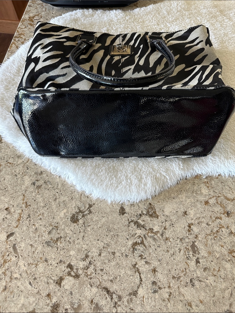 Anne Klein zebra print travel bag - Picture 7 of 8